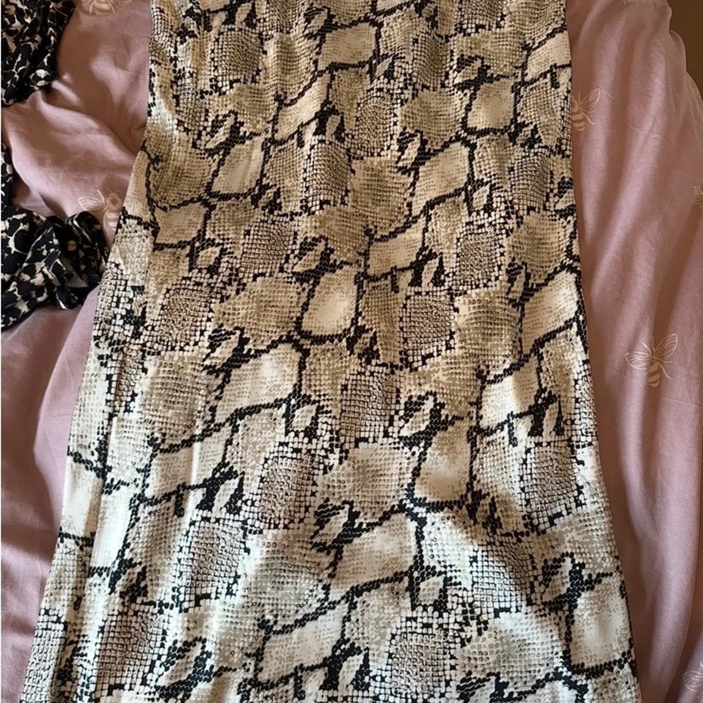 Ladies snakeskin skirt size 20